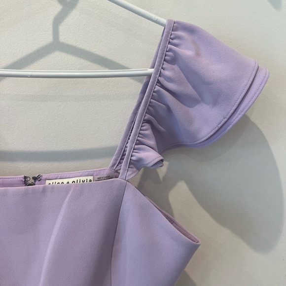 Alice + Olivia Celestia Flutter Sleeve Cropped Top In Lavender Size 8 - Picture 10 of 11